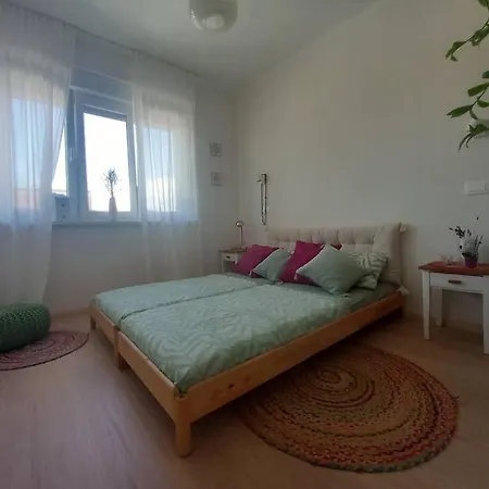 Private In Usha Studio Apartmán *